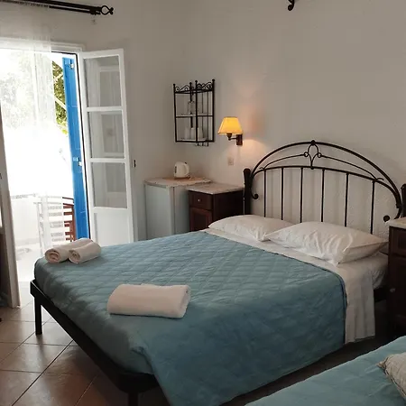Lakki Village מלון דירות 3*
