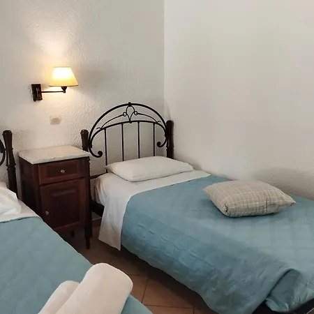 Lakki Village מלון דירות 3*