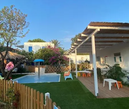 Lakki Village מלון דירות